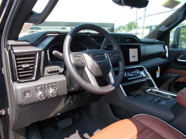 2025 GMC Sierra 2500 HD Vehicle Photo in LOWELL, MA 01852-4336