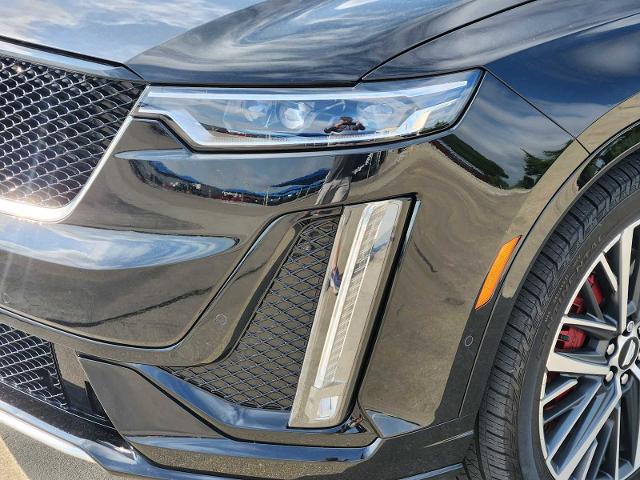 2024 Cadillac XT6 Vehicle Photo in DENTON, TX 76210-9321