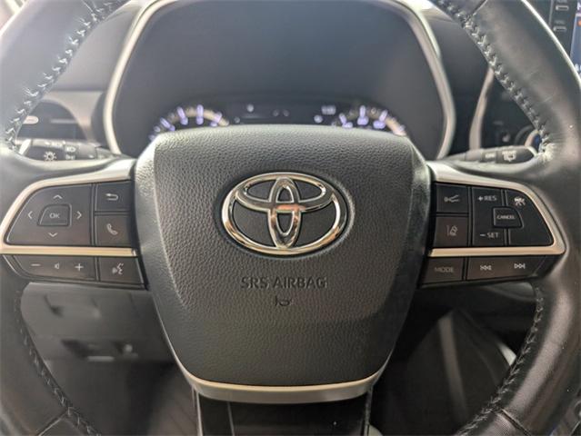 2022 Toyota Highlander Vehicle Photo in ENGLEWOOD, CO 80113-6708