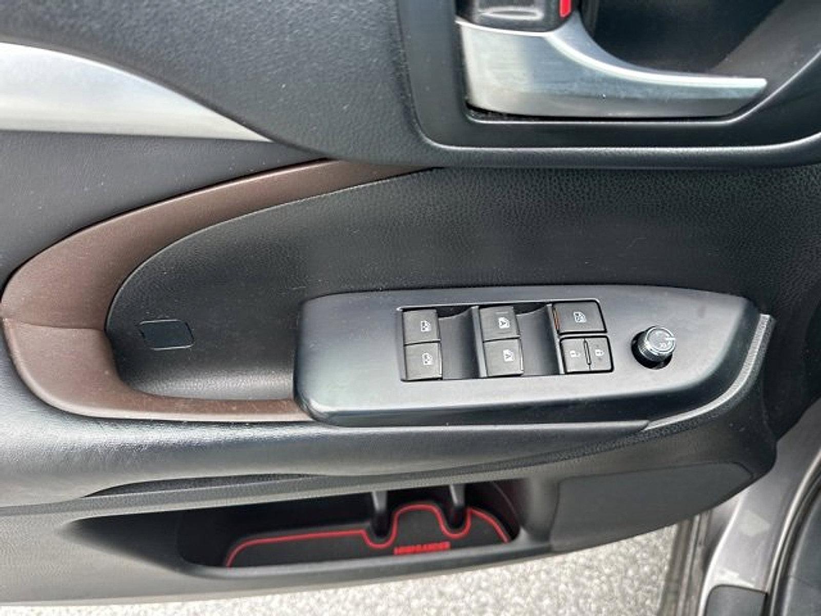 2018 Toyota Highlander Vehicle Photo in Harrisburg, PA 17111