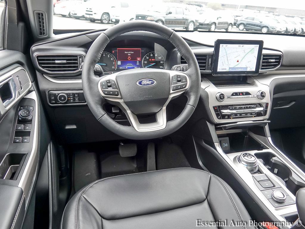 2023 Ford Explorer Vehicle Photo in Saint Charles, IL 60174