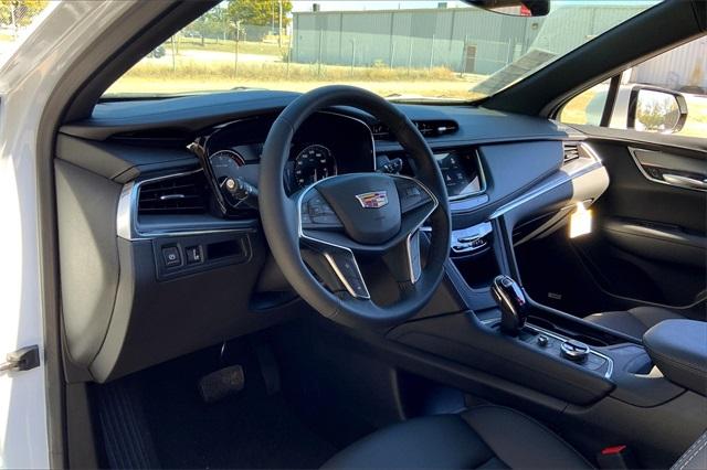 2025 Cadillac XT5 Vehicle Photo in KANSAS CITY, MO 64114-4545