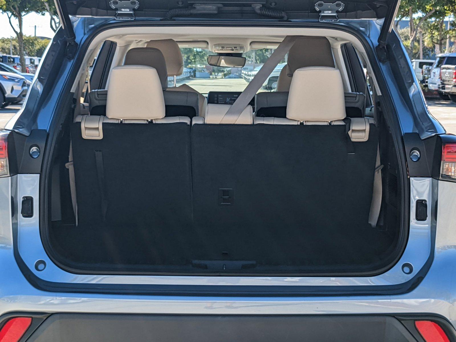 2022 Toyota Highlander Vehicle Photo in Davie, FL 33331