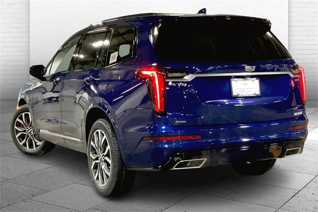 2025 Cadillac XT6 Vehicle Photo in KANSAS CITY, MO 64114-4545