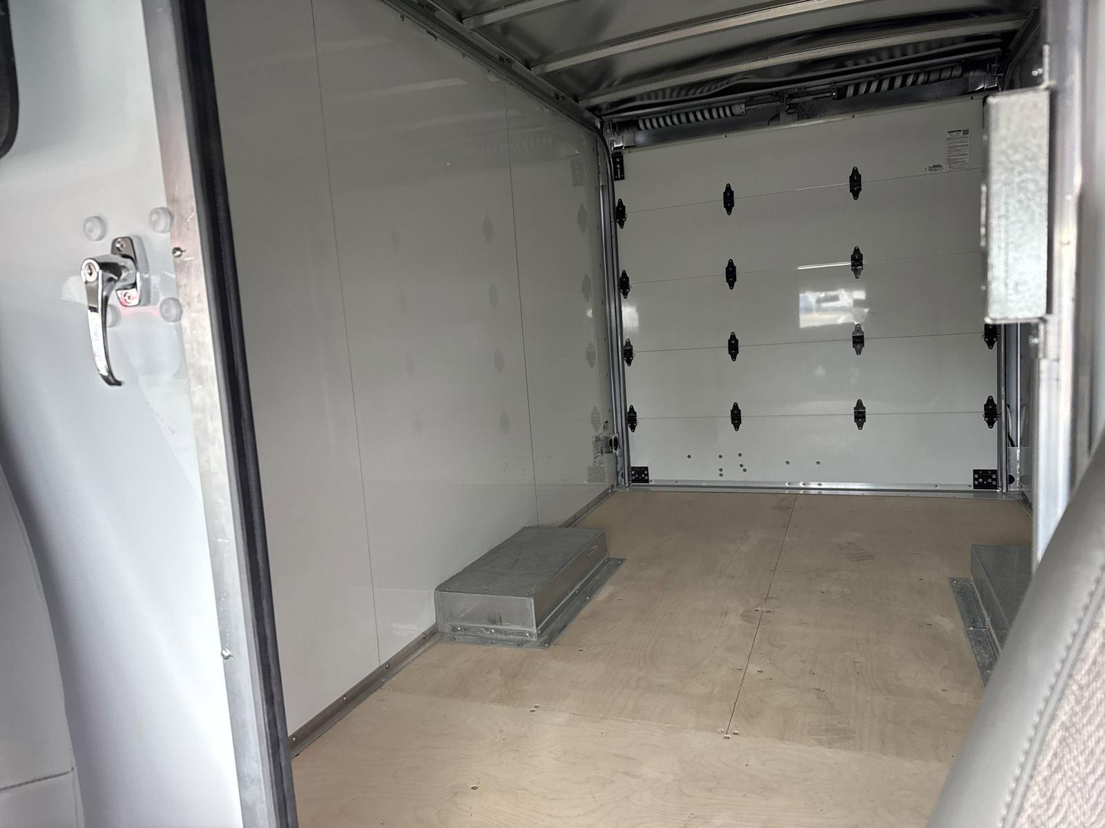 2024 Chevrolet Express Cutaway 3500 Vehicle Photo in GEORGETOWN, TX 78626-7508
