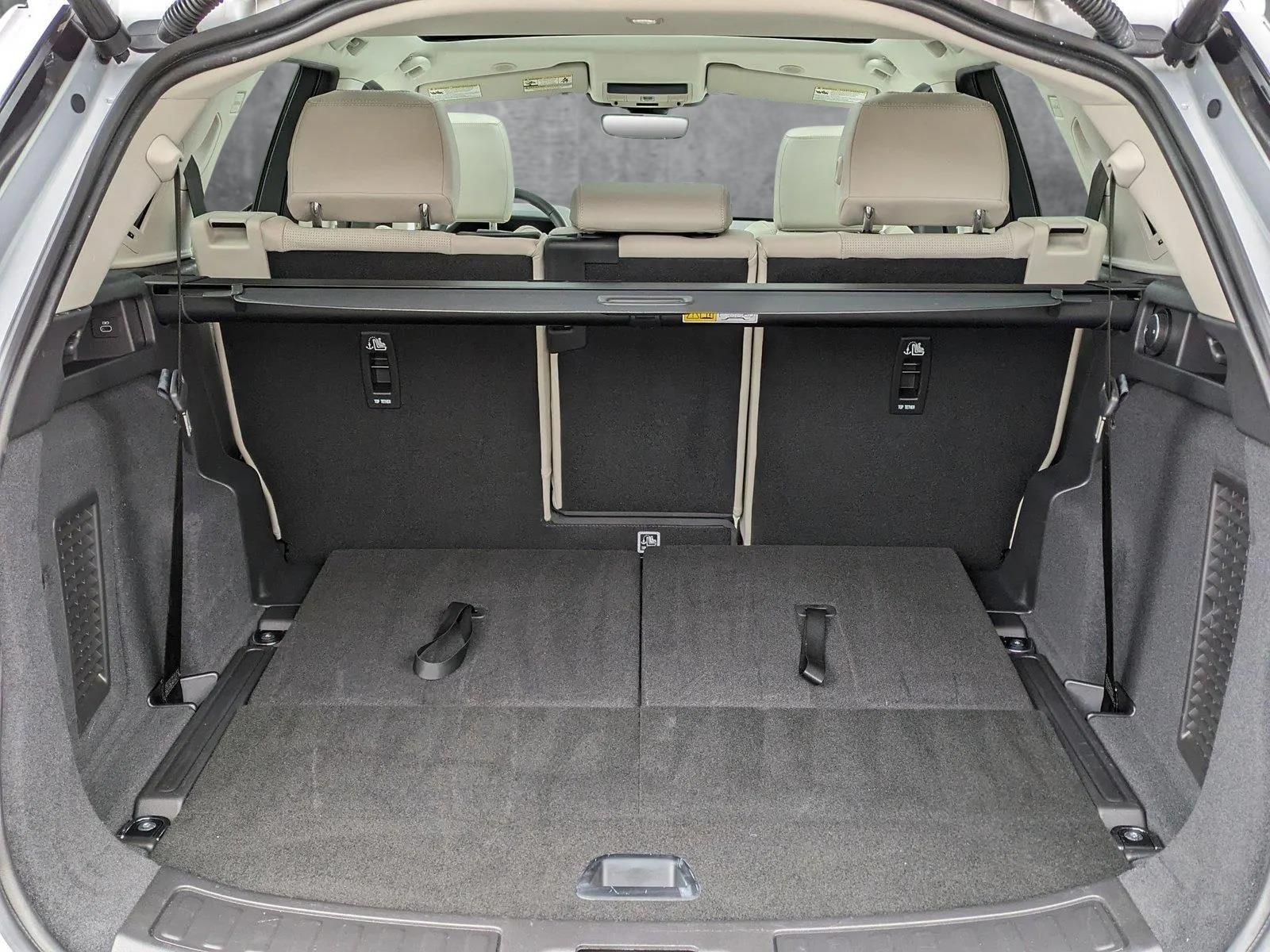 2025 Land Rover Discovery Sport Vehicle Photo in Bethesda, MD 20852