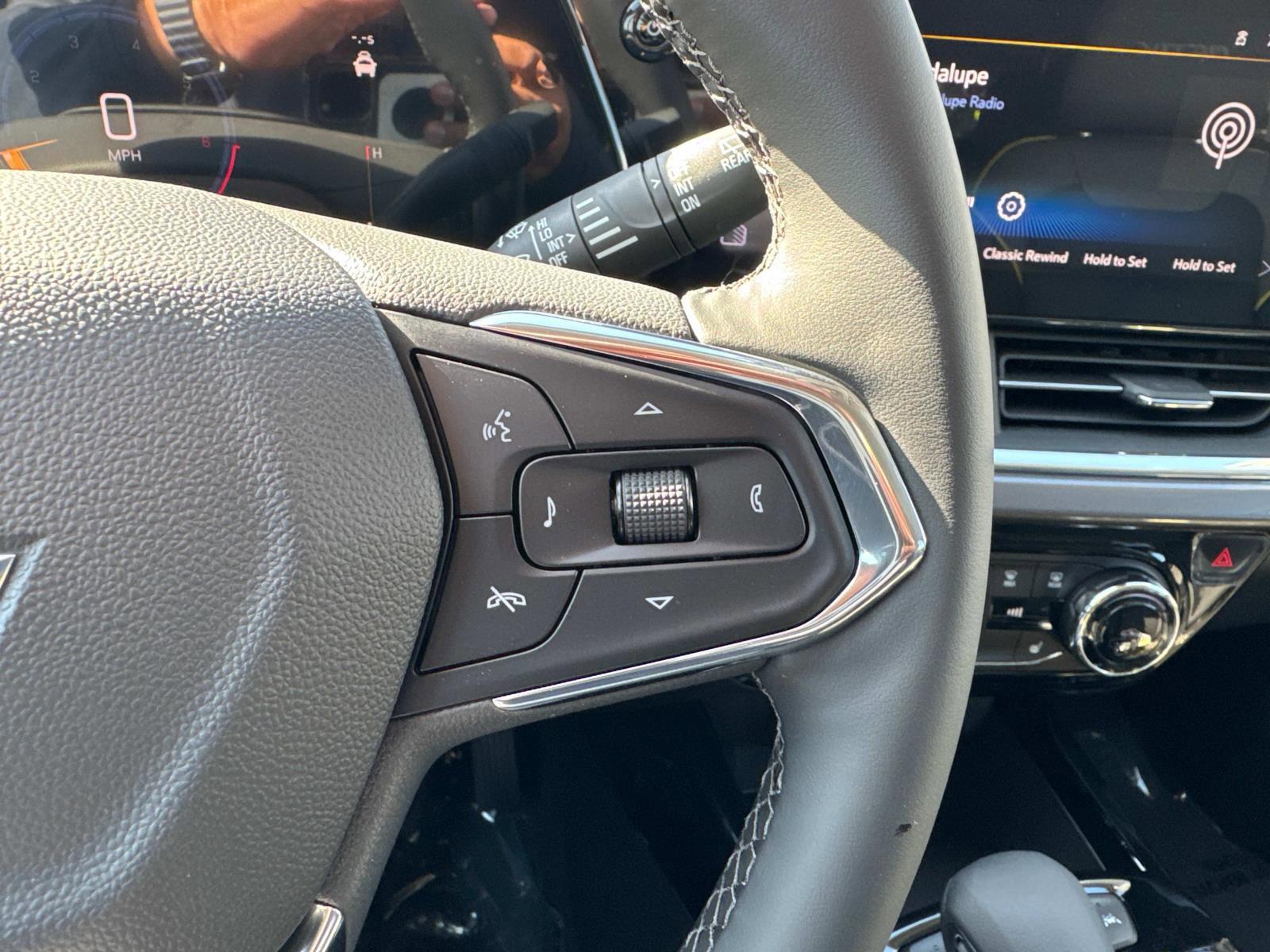 2025 Chevrolet Trax Vehicle Photo in LOS ANGELES, CA 90007-3794