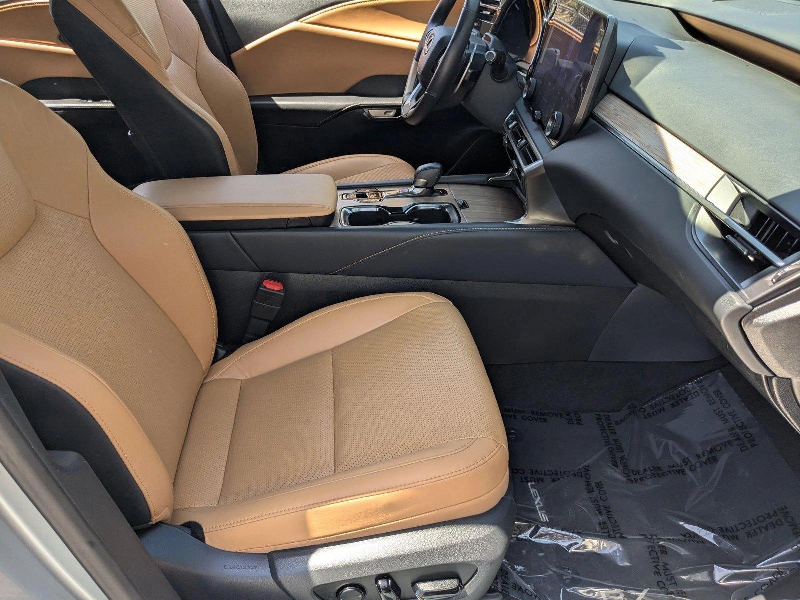 2024 Lexus RX 350 Vehicle Photo in Tampa, FL 33614
