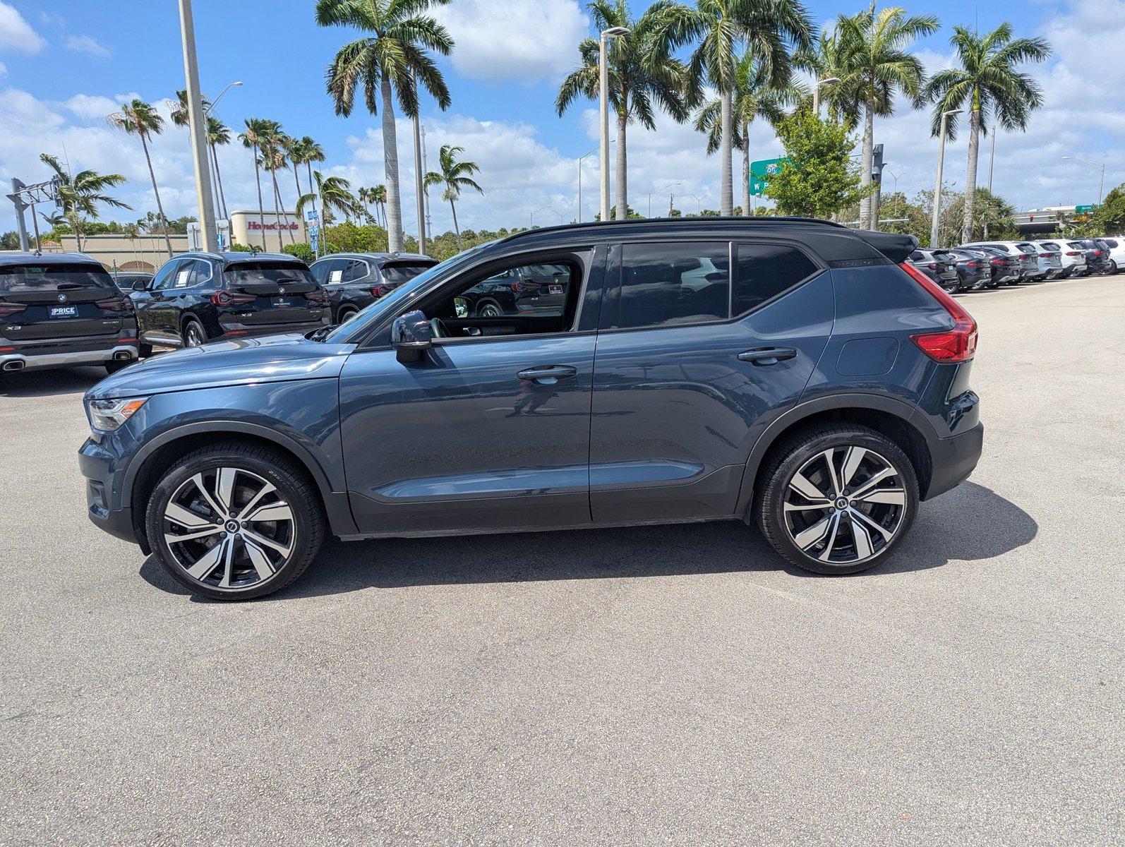 2022 Volvo XC40 Recharge Pure Electric Vehicle Photo in Delray Beach, FL 33444