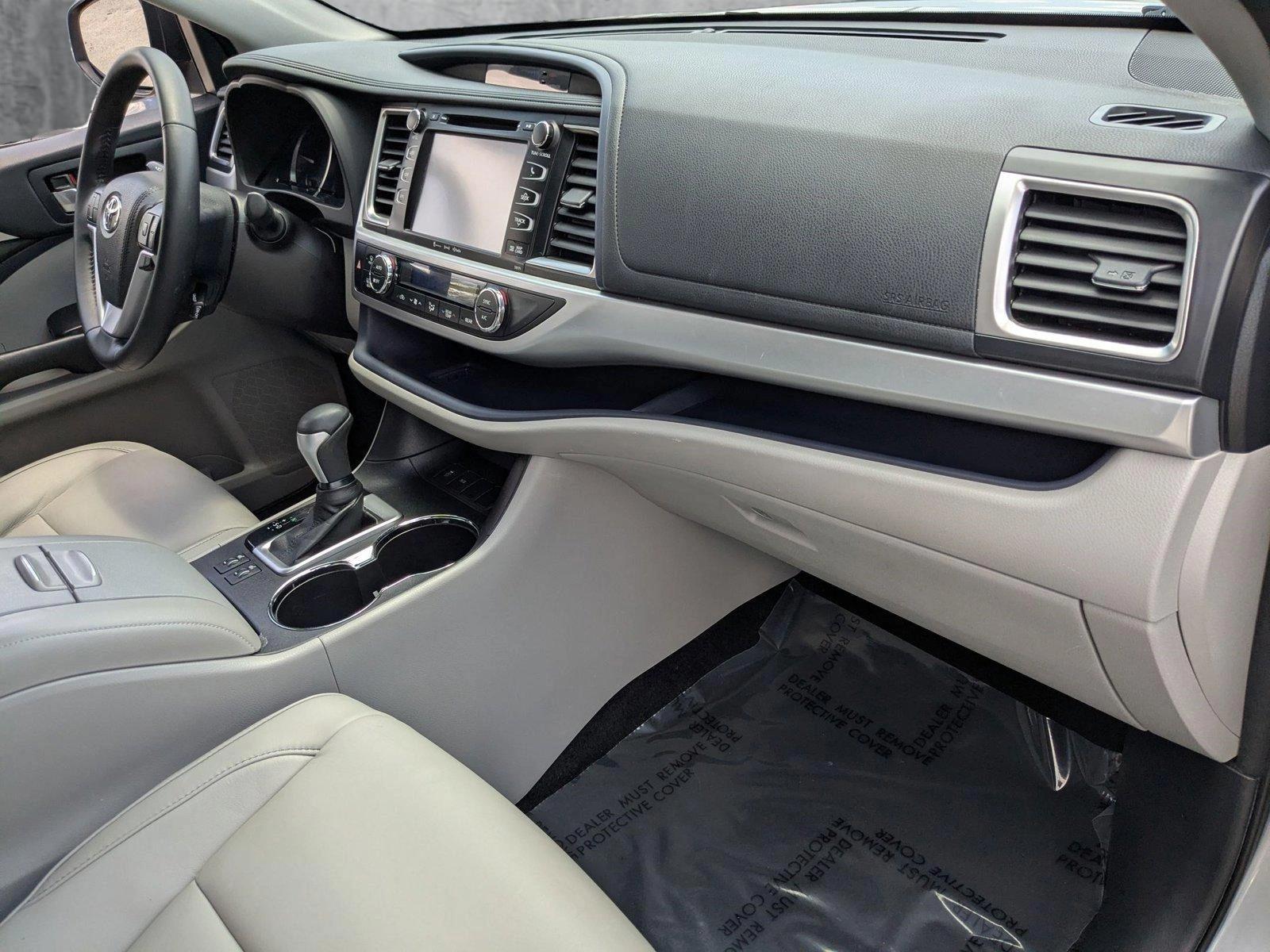 2018 Toyota Highlander Vehicle Photo in Miami, FL 33169
