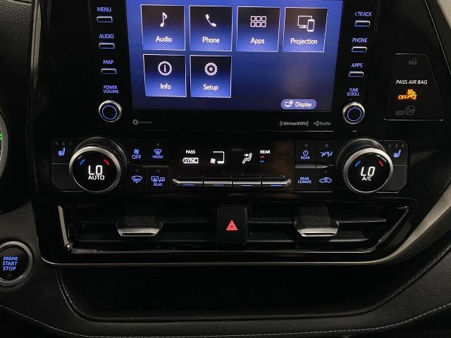2020 Toyota Highlander Vehicle Photo in Appleton, WI 54913