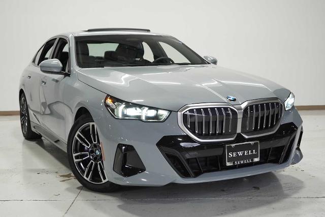 2025 BMW 540i xDrive Vehicle Photo in GRAPEVINE, TX 76051