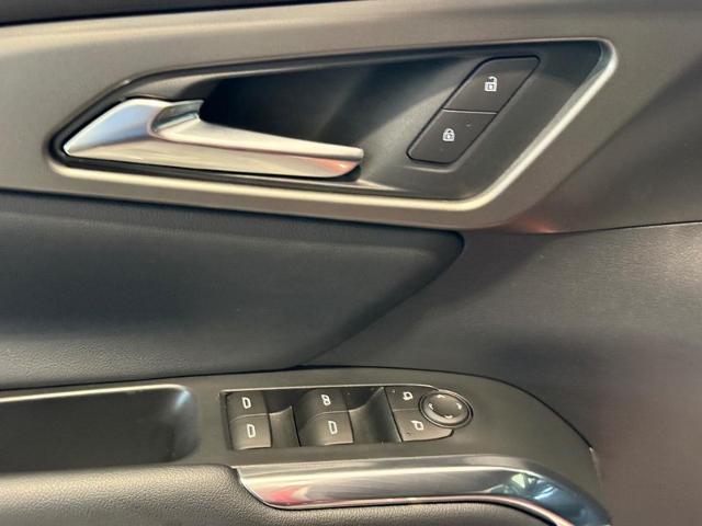 2025 Chevrolet Traverse Vehicle Photo in COLUMBIA, MO 65203-3903