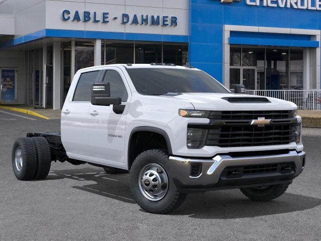 2025 Chevrolet Silverado 3500 HD Chassis Cab Vehicle Photo in INDEPENDENCE, MO 64055-1314