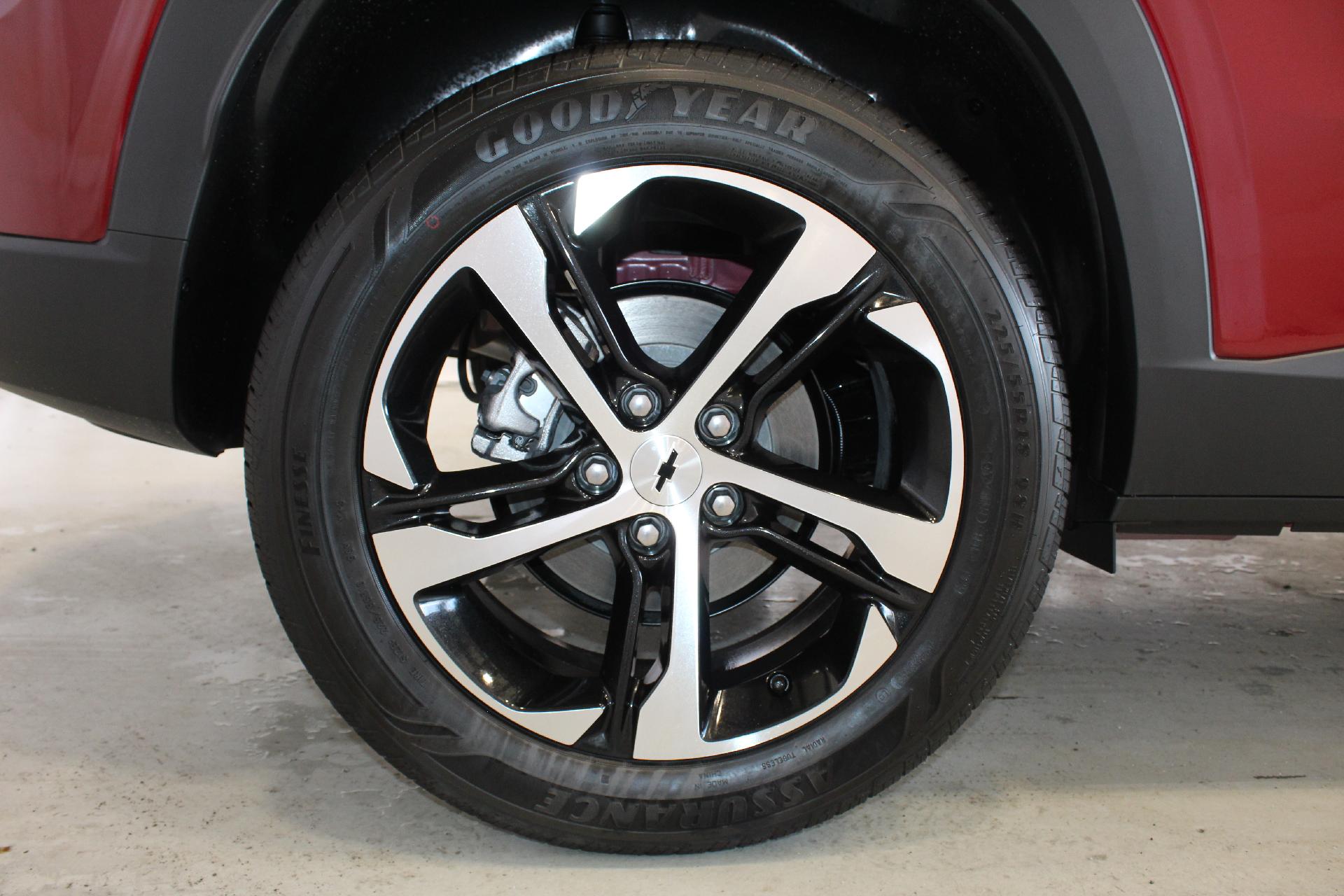 2025 Chevrolet Trax Vehicle Photo in NORTHAMPTON, MA 01060-1120
