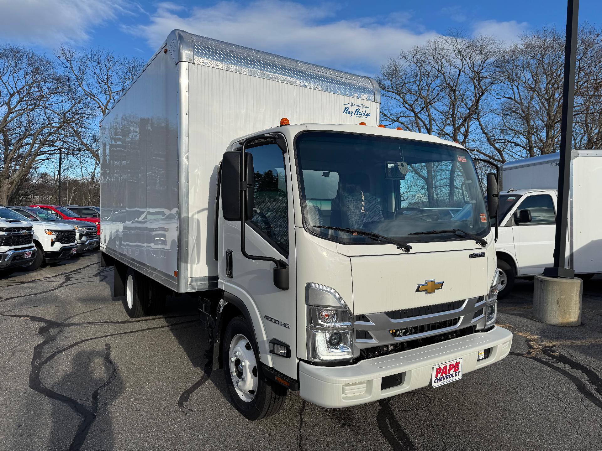 2024 Chevrolet Low Cab Forward 4500 Vehicle Photo in SOUTH PORTLAND, ME 04106-1997