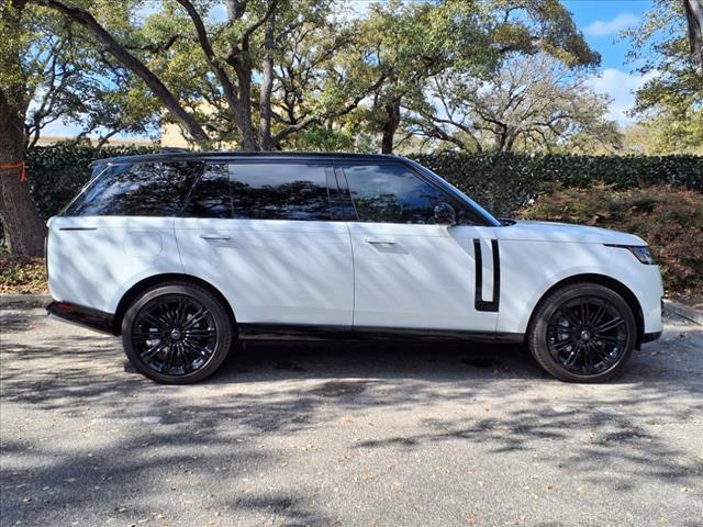 2024 Range Rover Vehicle Photo in SAN ANTONIO, TX 78230-1001