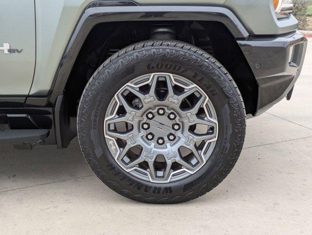 2024 GMC HUMMER EV SUV Vehicle Photo in SELMA, TX 78154-1459