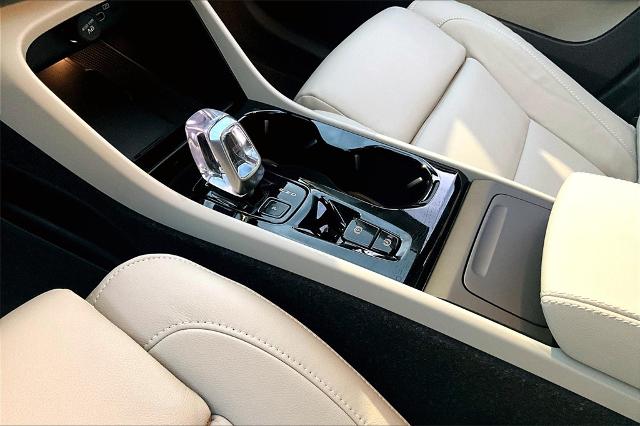 2025 Volvo XC40 Vehicle Photo in Houston, TX 77007