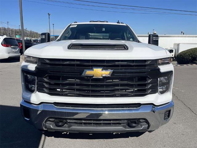2025 Chevrolet Silverado 3500 HD Chassis Cab Vehicle Photo in ALCOA, TN 37701-3235