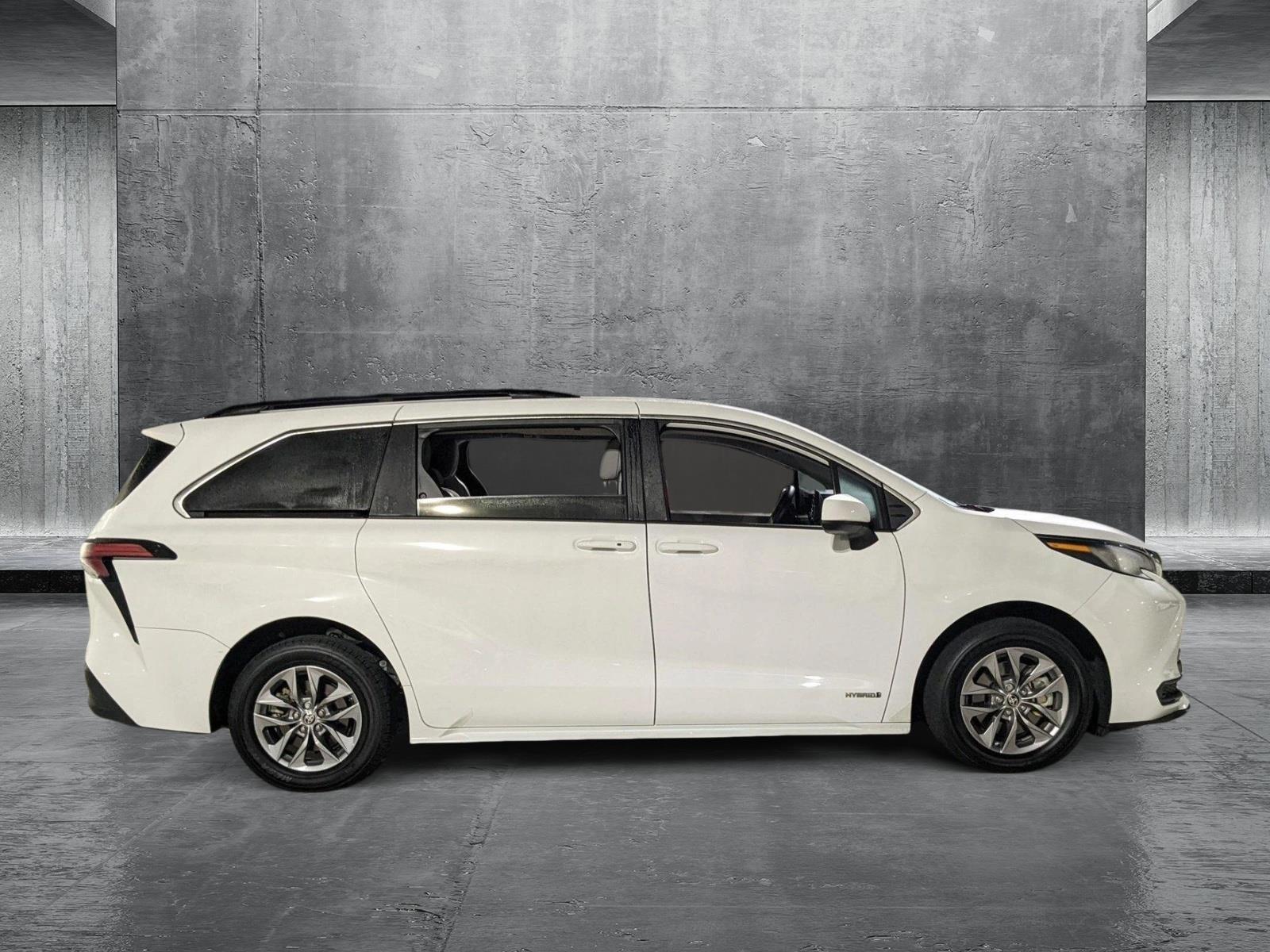 2021 Toyota Sienna Vehicle Photo in Davie, FL 33331