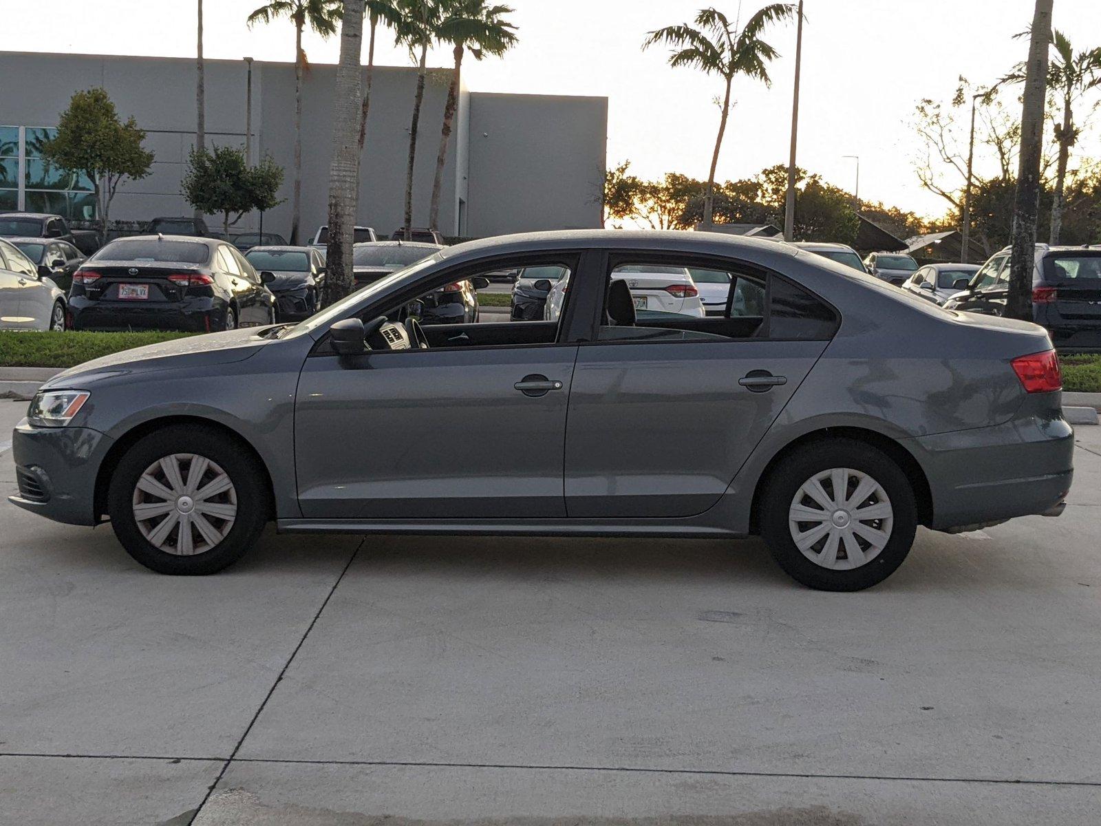 2013 Volkswagen Jetta Sedan Vehicle Photo in Davie, FL 33331