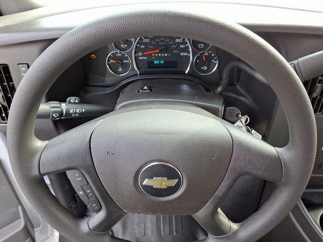 2024 Chevrolet Express Cutaway 3500 Vehicle Photo in DANBURY, CT 06810-5034