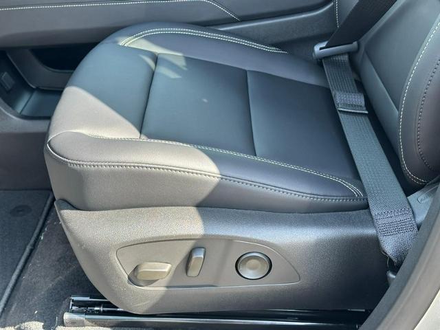 2025 GMC Acadia Vehicle Photo in COLUMBIA, MO 65203-3903
