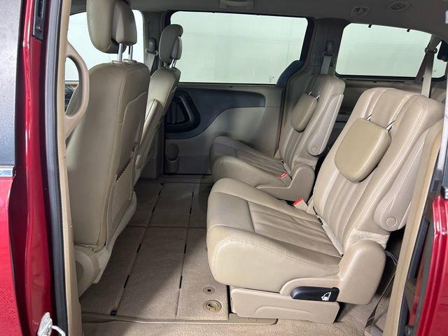 2016 Chrysler Town & Country Vehicle Photo in MEDINA, OH 44256-9631