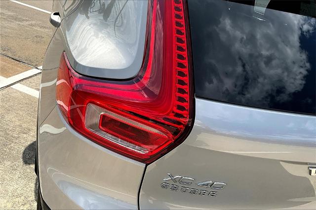 2025 Volvo XC40 Vehicle Photo in Houston, TX 77007