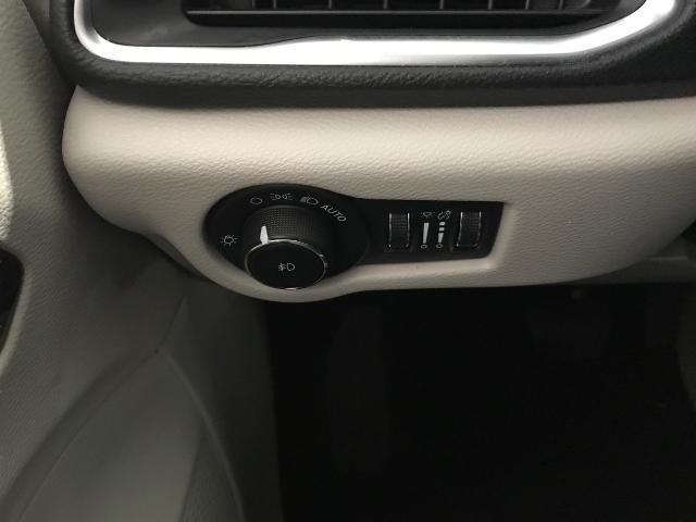 2023 Chrysler Pacifica Vehicle Photo in GREEN BAY, WI 54303-3330
