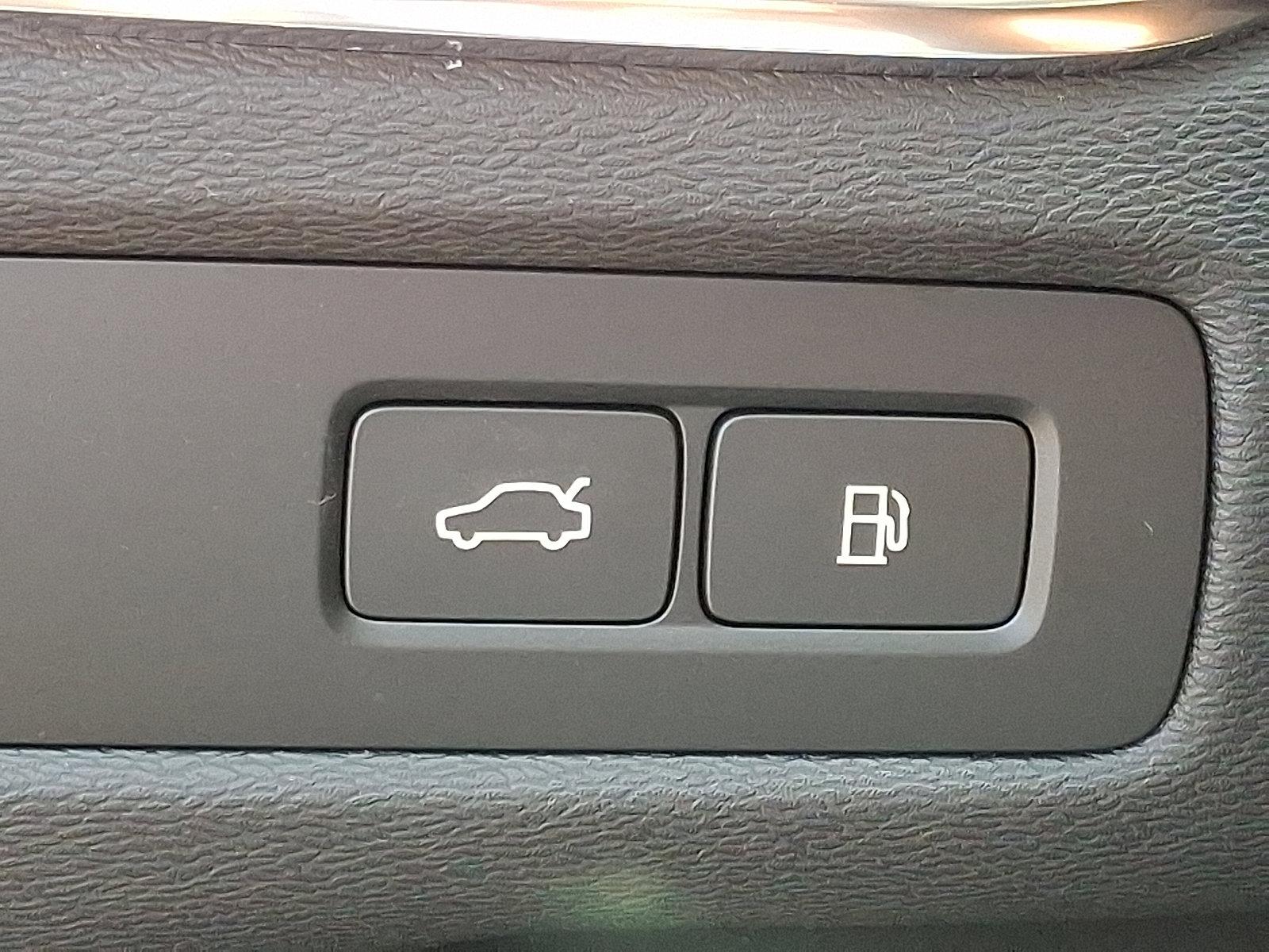 2025 Volvo XC60 Plug-In Hybrid Vehicle Photo in Trevose, PA 19053