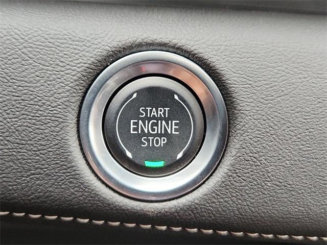 2024 Cadillac Escalade ESV Vehicle Photo in ALLENTOWN, PA 18103-7399