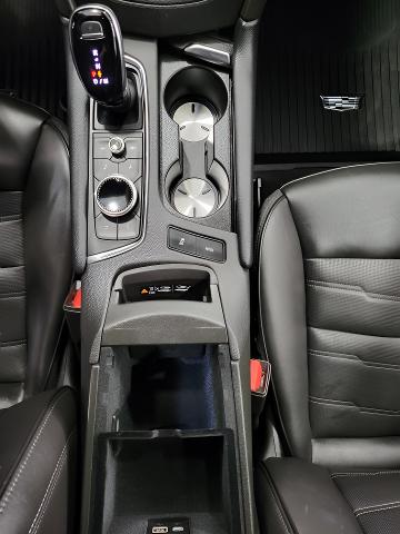 2024 Cadillac XT6 Vehicle Photo in GREEN BAY, WI 54303-3330