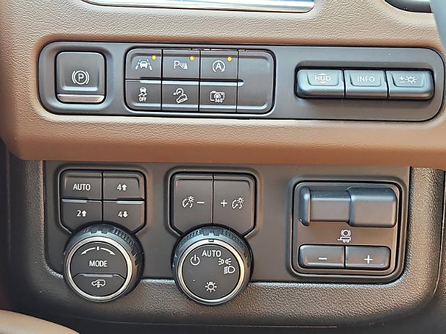 2023 Chevrolet Suburban Vehicle Photo in TREVOSE, PA 19053-4984