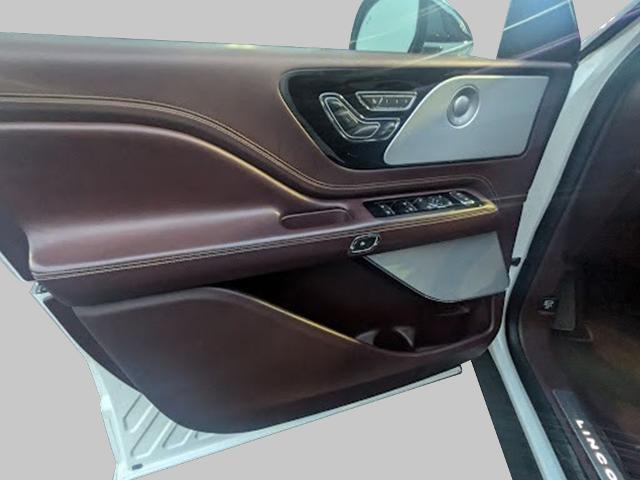 2020 Lincoln Aviator Vehicle Photo in Neenah, WI 54956