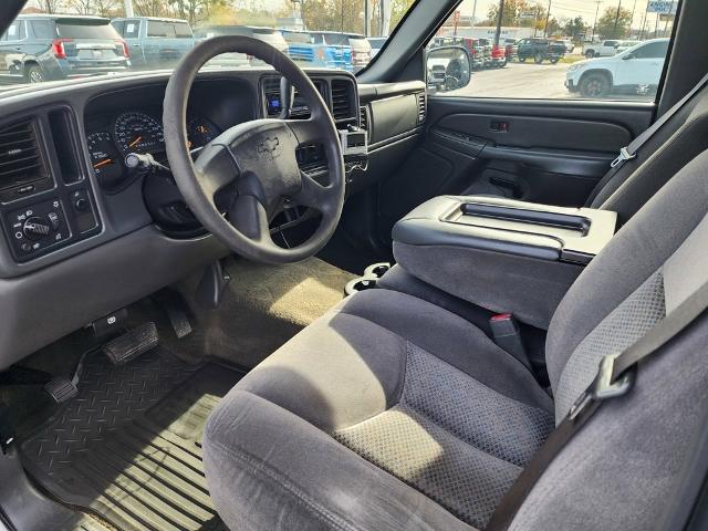 2007 Chevrolet Silverado 1500 Classic Vehicle Photo in PARIS, TX 75460-2116