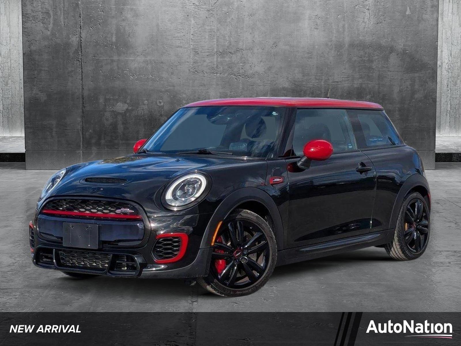 2017 MINI John Cooper Works Hardtop Vehicle Photo in Spokane Valley, WA 99206