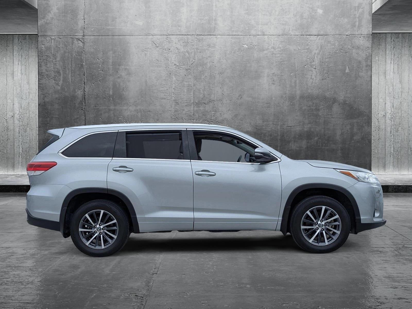 2017 Toyota Highlander Vehicle Photo in Ft. Myers, FL 33907