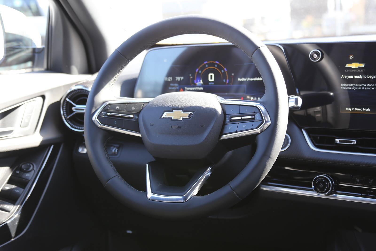 2025 Chevrolet Equinox Vehicle Photo in LOS ANGELES, CA 90007-3794