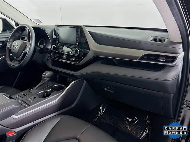 2022 Toyota Highlander Vehicle Photo in Puyallup, WA 98371