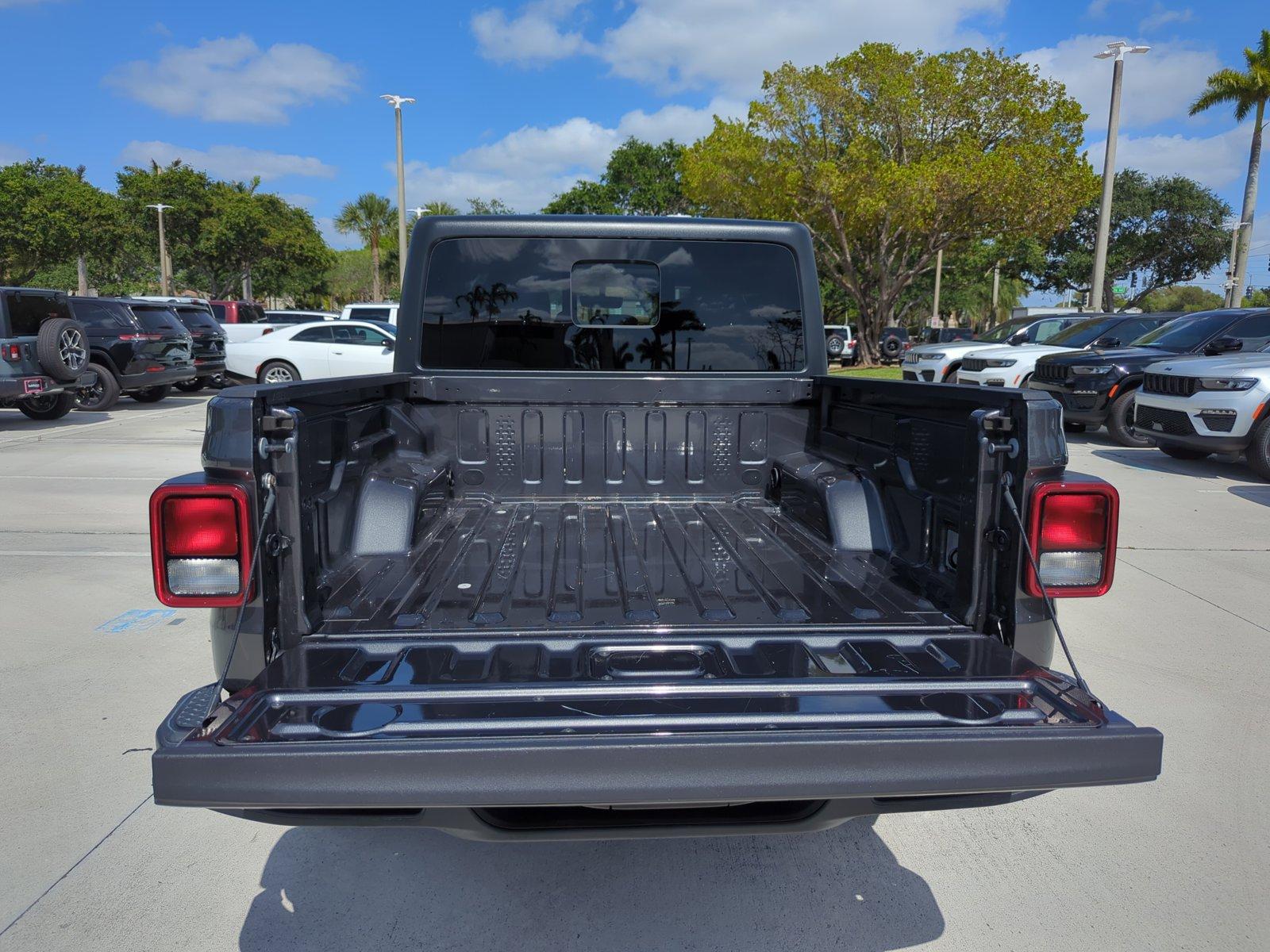 2021 Jeep Gladiator Vehicle Photo in Pembroke Pines, FL 33027