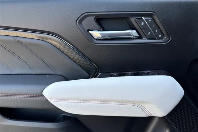 2025 GMC Canyon Vehicle Photo in ELK GROVE, CA 95757-8703