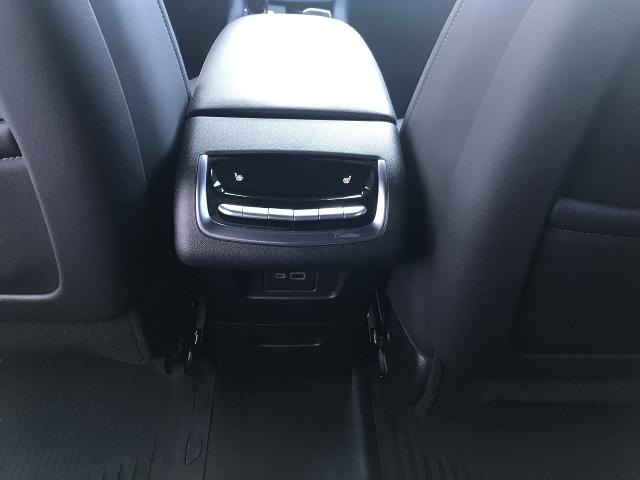 2024 Cadillac XT6 Vehicle Photo in GREEN BAY, WI 54303-3330