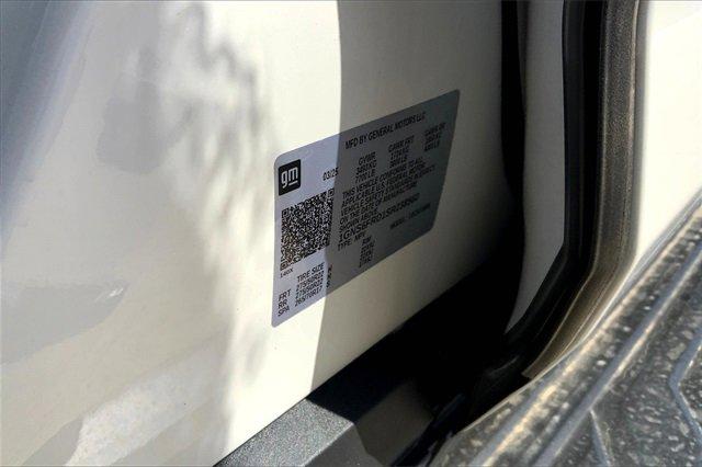 2025 Chevrolet Suburban Vehicle Photo in TOPEKA, KS 66609-0000