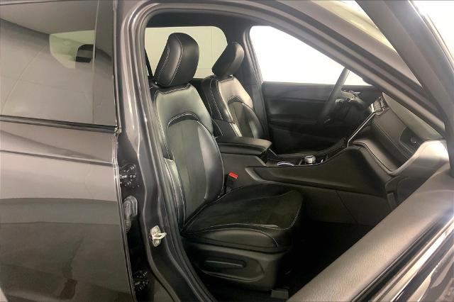 2024 Jeep Grand Cherokee L Vehicle Photo in Kansas City, MO 64114