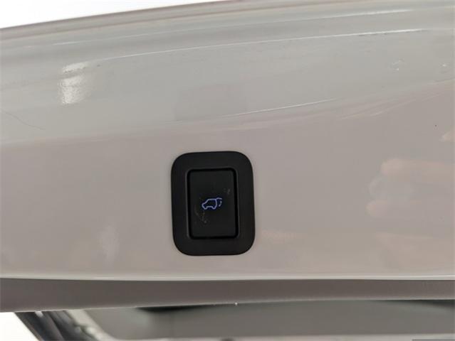 2019 Toyota Highlander Vehicle Photo in ENGLEWOOD, CO 80113-6708