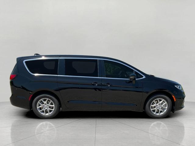 2025 Chrysler Pacifica Vehicle Photo in Kaukauna, WI 54130