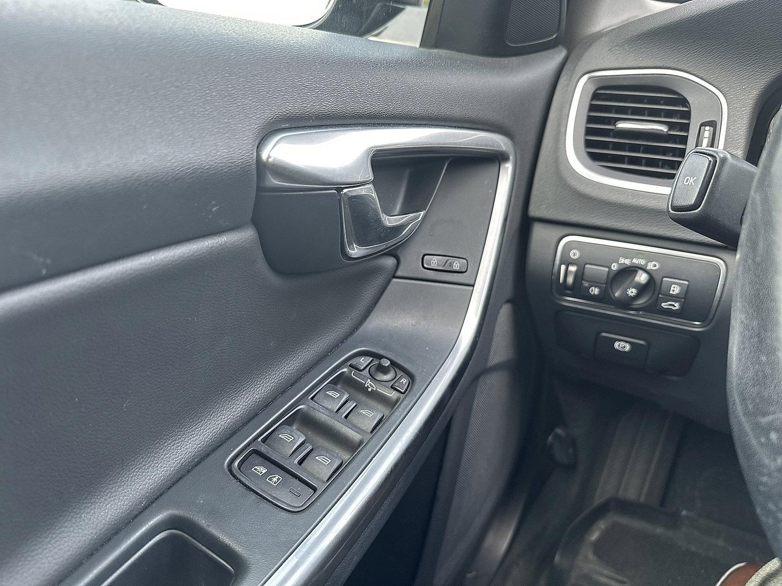2017 Volvo V60 Cross Country Vehicle Photo in Lancaster, PA 17601