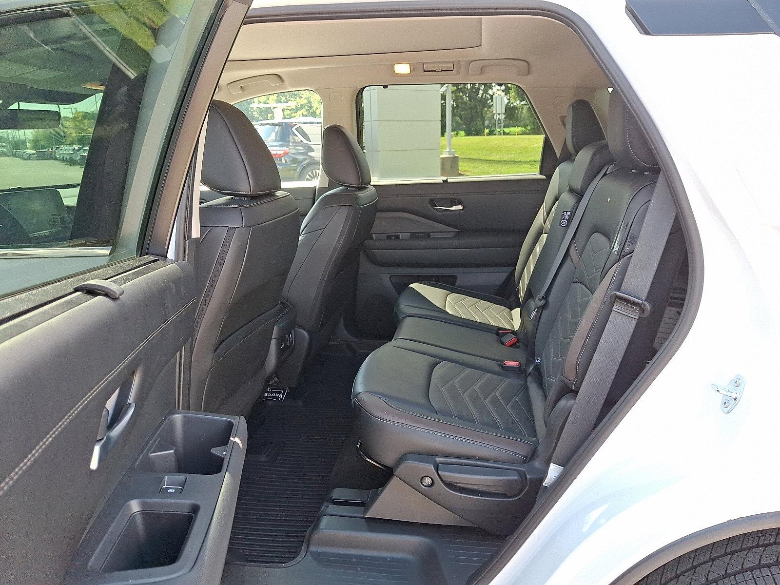 2025 Nissan Pathfinder Vehicle Photo in Mechanicsburg, PA 17050-2306